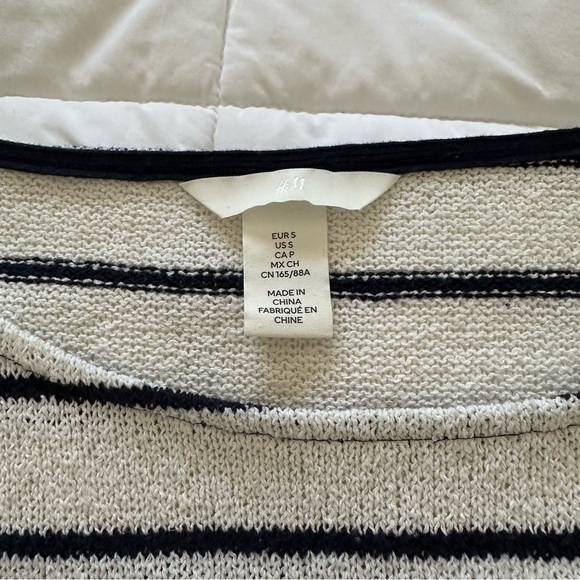 H&M Cropped Striped Bell Sleeve Sweater | Boat / Scoop Neck | Size S Women’s - Picture 8 of 8